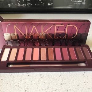 Urban Decay Naked Cherry eyeshadow palette